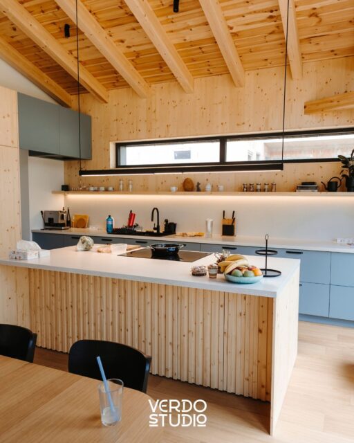 Odolnosť, ktorá ladí s dizajnom. 💎🪵

Či už zvolíte kameň, kompaktnú dosku alebo dekory dreva, vo Verdo Studio dbáme na precízne napojenie každého spoja. Naša montáž je bodkou za dokonalým procesom výroby.

📍 Južná trieda 74, Košice
🌐 www.verdostudio.sk