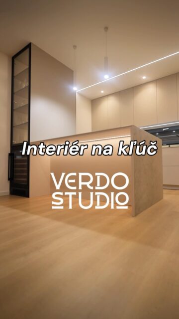 Realizácia interiéru na mieru v rodinnom dome. ✨

Tento priestor sme vyrobili v našej vlastnej stolárskej dielni a následne precízne nainštalovali.

Vďaka vlastnej výrobe máme pod kontrolou každý detail – od spracovania materiálov až po finálny výsledok. 🤍

Chcete aj vy nový interiér? Napíšte nám.